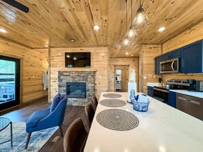 Fridge, microwave, oven, stovetop - New! Modern Pool Cabin in Sevierville Cabin (Sevierville)