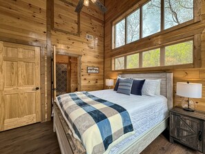 3 bedrooms, desk, iron/ironing board, WiFi - New! Modern Pool Cabin in Sevierville Cabin (Sevierville)