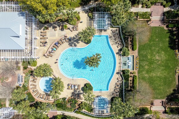 A heated pool - PH 518 Cute Studio w/tons of amenities (Miramar Beach)