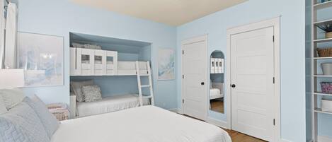 4 dormitorios, tabla de planchar con plancha, wifi gratis y ropa de cama