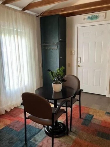 Cozy Lafayette Apartment: Free Parking, Kitchen & Family-Friendly!