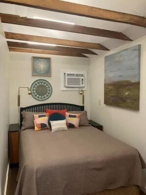 1 slaapkamer, een bureau, wifi, beddengoed