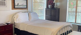Downtown Lafayette Gem: Stylish 1BR Apartment!