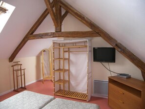 Iron/ironing board, free WiFi - auberge de l'omois (Vallées-en-Champagne)