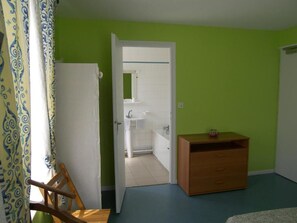 Strykejern/-brett og wi-fi (inkludert)