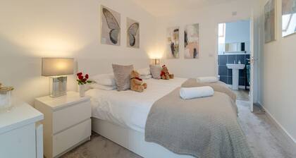Stylish new build home central Colne