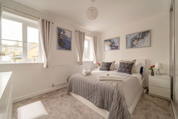 3 Schlafzimmer, Schreibtisch, Bügeleisen/Bügelbrett, kostenloses WLAN