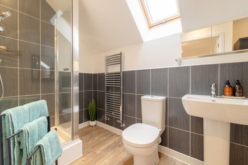 Stylish new build home central Colne