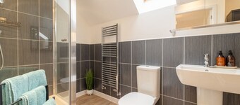 Stylish new build home central Colne