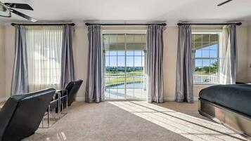 5 habitaciones, escritorio, tabla de planchar con plancha y wifi