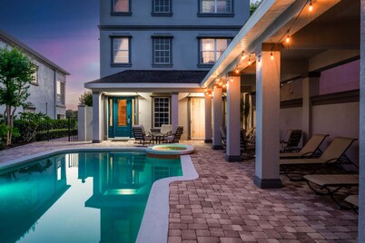 3-story villa w/ pool, game room & theater