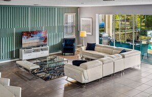 TV, videospill og kontorer