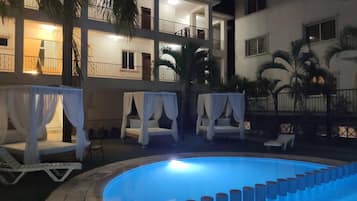 Appartement | Zwembad | Een buitenzwembad