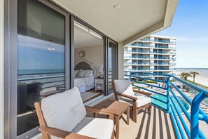 Property grounds - ☀️Ebb Tide 301-Oceanfront with Fabulous Views-Pool+Hot Tub☀️ (New Smyrna Beach)