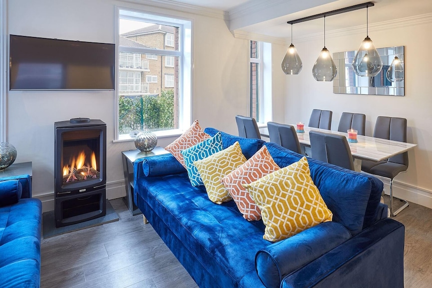 Cosy Seaside Cottage Ideal For Beach, Pub & Town. Private Sun Terrace With Fire Pit. Dogs Welcome. - Saltburn-by-the-Sea