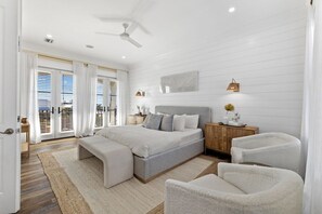 5 bedrooms, iron/ironing board, free WiFi, bed sheets