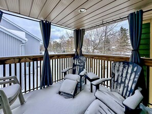 Property grounds - Happy Valley Spacious Family Townhome.Dog Friendly.Minutes to Blue Mountain (Collingwood)