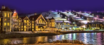 Beautiful tranquil centrally located condo, close to all the area has to offer