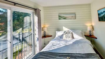 2 bedrooms, desk, iron/ironing board, free WiFi