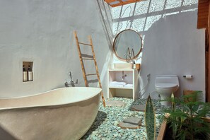 Bathroom - Plumeria NP (Penida Island)