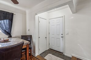 Interior - Queen G2 Mansion 3 Bedroom Home by RedAwning (Inkster)