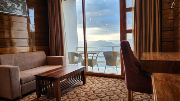 Living area - K C Vilaas (Shimla)