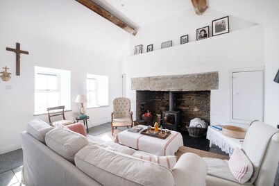 Kineilty (Kitty's) Cottage - Breathtaking Sea Views!