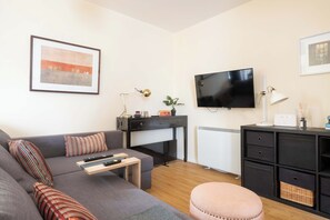 Living area - Dough Beag 02 - 250m to the Prom! (Lahinch)