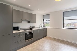 冰箱、微波炉、烤箱、炉灶