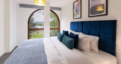 Host & Stay | 52 Waterside Place