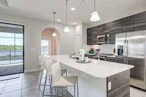 Interior - Near Disney & Legoland: Spacious Poolside Oasis! (Haines City)