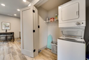 Apartment (1 Bedroom) | Interior