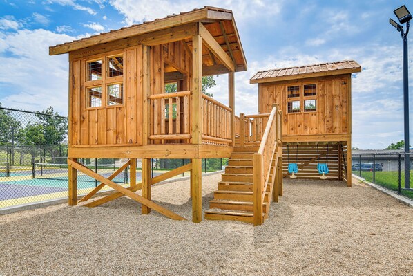 Apartment (2 Bedrooms) | Interior - Kimberling City Condo w/ Lake Views & Pool Access (Kimberling City)