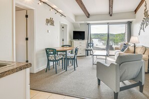 Apartment (2 Bedrooms) | Interior - Kimberling City Condo w/ Lake Views & Pool Access (Kimberling City)