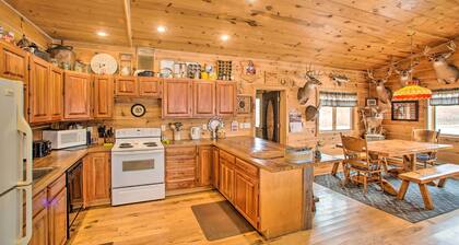 The Lodge in Powersville w/ Game Room & Fire Pit