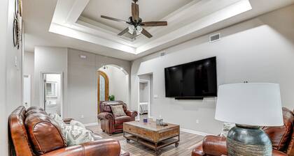 Weslaco Home w/ Fenced Yard: 2 Mi to Downtown
