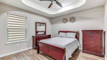 House (3 Bedrooms) | Interior