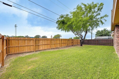 Weslaco Home w/ Fenced Yard: 2 Mi to Downtown