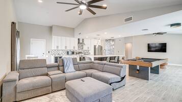 House (3 Bedrooms) | Interior