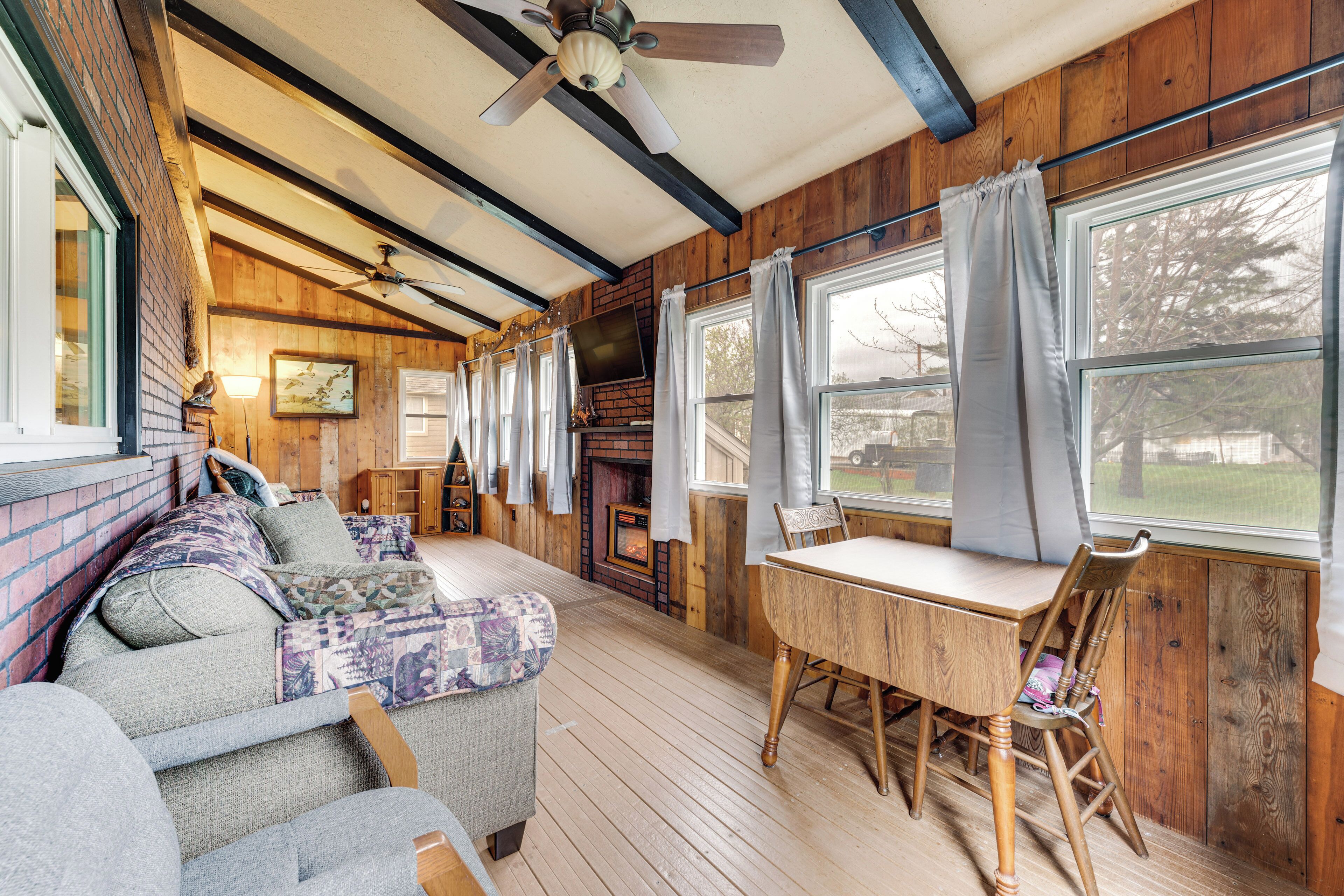 House (2 Bedrooms) | Interior