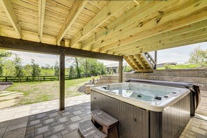 Interior - Dry Ridge Farmhouse w/ Hot Tub + Game Room! (Dry Ridge)
