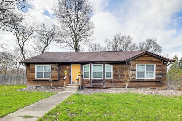 House (3 Bedrooms) | Interior - Indiana Dunes Home w/ Gas Grill: 1 Mi to Beach! (Michigan City)