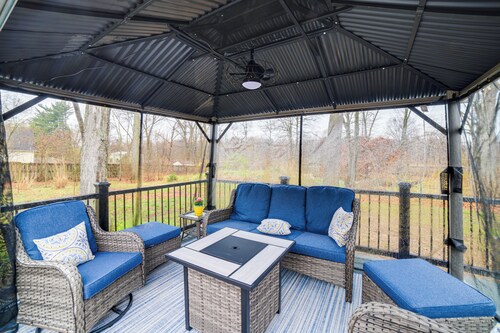 Indiana Dunes Home w/ Gas Grill: 1 Mi to Beach!