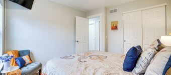 Indiana Dunes Home w/ Gas Grill: 1 Mi to Beach!