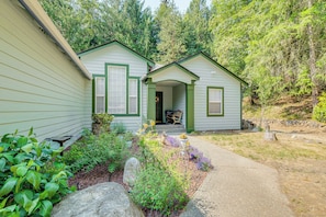 House (3 Bedrooms) | Interior - Family-friendly Silverdale Home w/ Private Deck! (Silverdale)