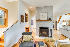 House (3 Bedrooms) | Interior - Chic Addison Home w/ Fire Pit on 8 Private Acres! (Addison)