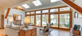 Chic Addison Home w/ Fire Pit on 8 Private Acres!