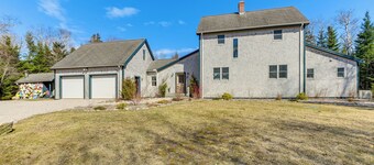 Chic Addison Home w/ Fire Pit on 8 Private Acres!