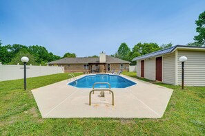 Interior - Perry Family Home on 2 Acres w/ Private Pool (Perry)