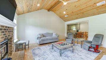 House (3 Bedrooms) | Front of property